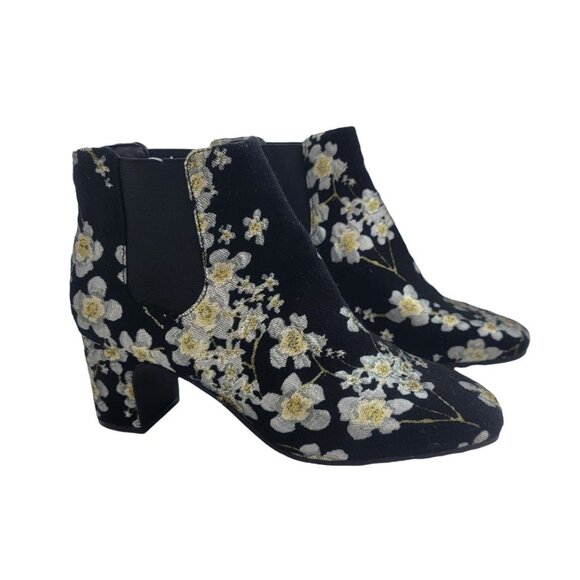 ✨✨✨Ann Klein 7 Women's Gorgia Chelsea bootie boots Black Silver floral roses New - Picture 3 of 9